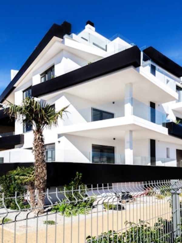 frames-for-your-heart-vbSRUrNm3Ik-unsplash